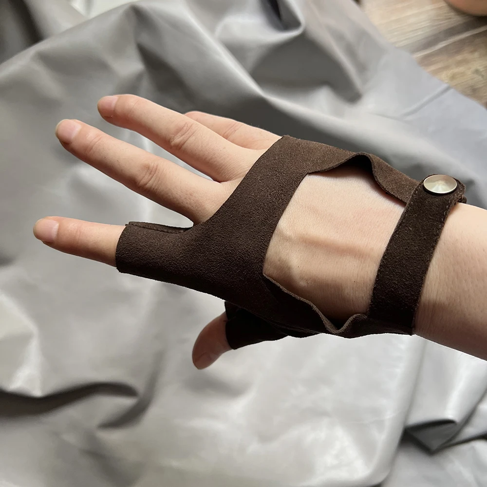 Women's Brown Suede Gloves Coseplay Men's One-finger Half-finger Gloves Fingerless Gloves Buckle gloves on the back of the hand
