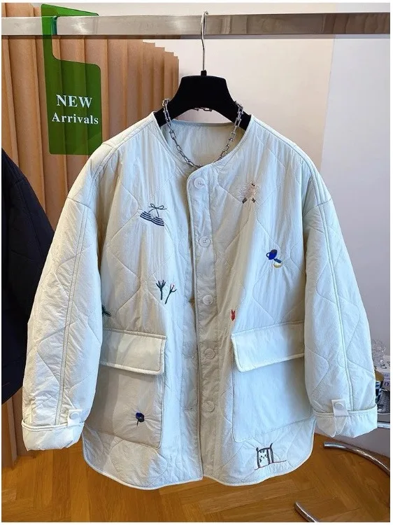 معطف شتوي نسائي فضفاض بياقة فضفاضة من القطن خفيف الوزن ومطرز من Ele معطف شتوي كوري عصري طويل Sve