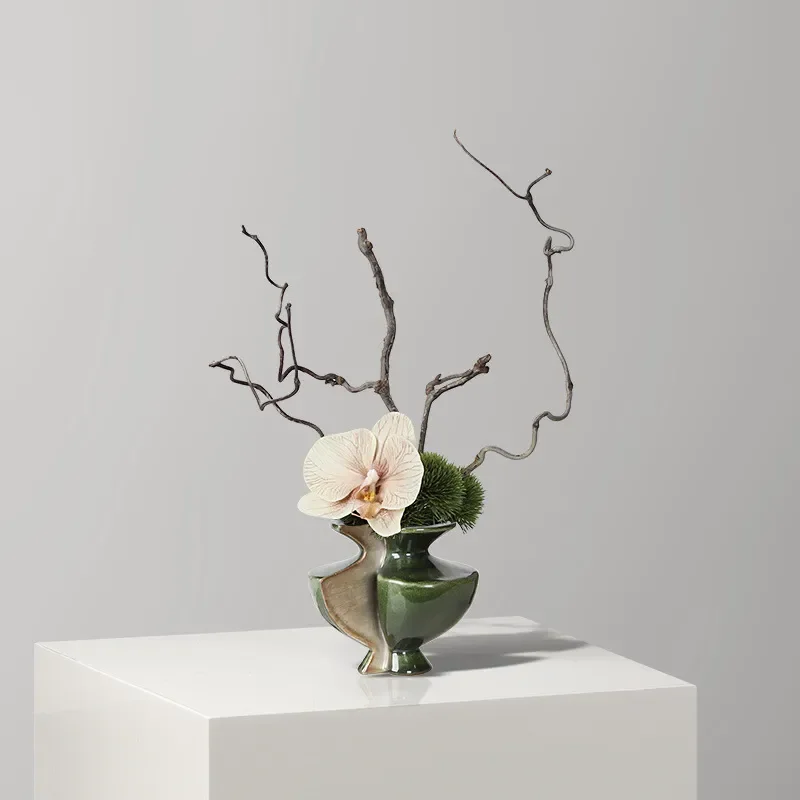 Modern Chinese Style Green Ceramic Vase Small Flower Arrangement for Living Room Coffee Table Office Desk Home Decor Ornament