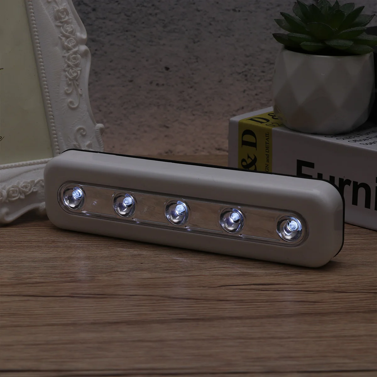 

2Pcs Touch Activated 5 LED Cabinet Light LED Night Light for Bedroom Bathroom Closet