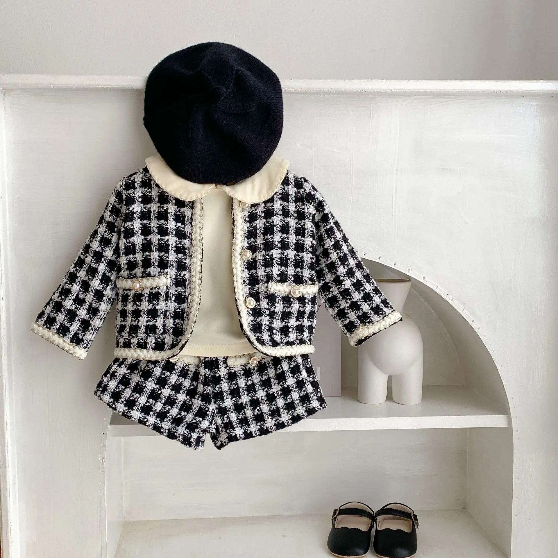 Spring and Autumn Two-Piece New Baby Girl Black Checkered Long-Sleeved Shirt with Open Top Jacket and Shorts