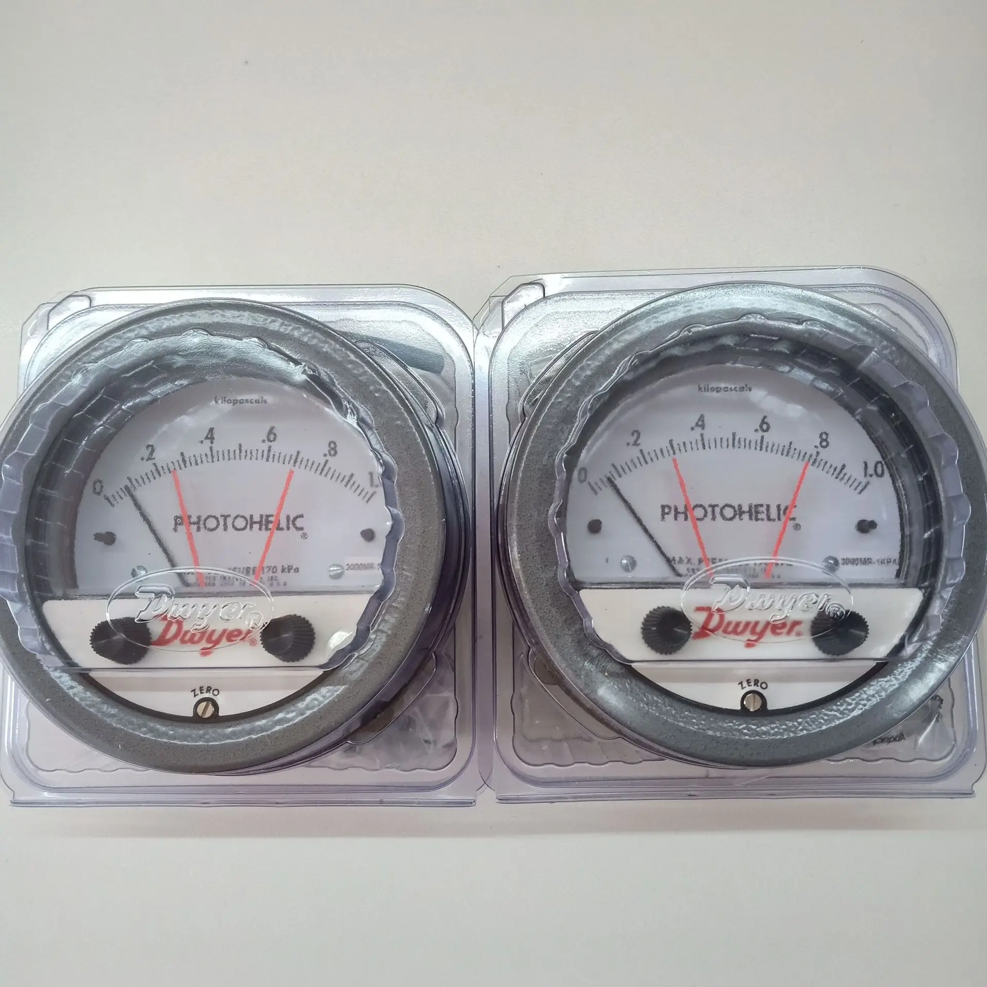 Differential pressure gauge switch 3000MR series, polymer ceramic