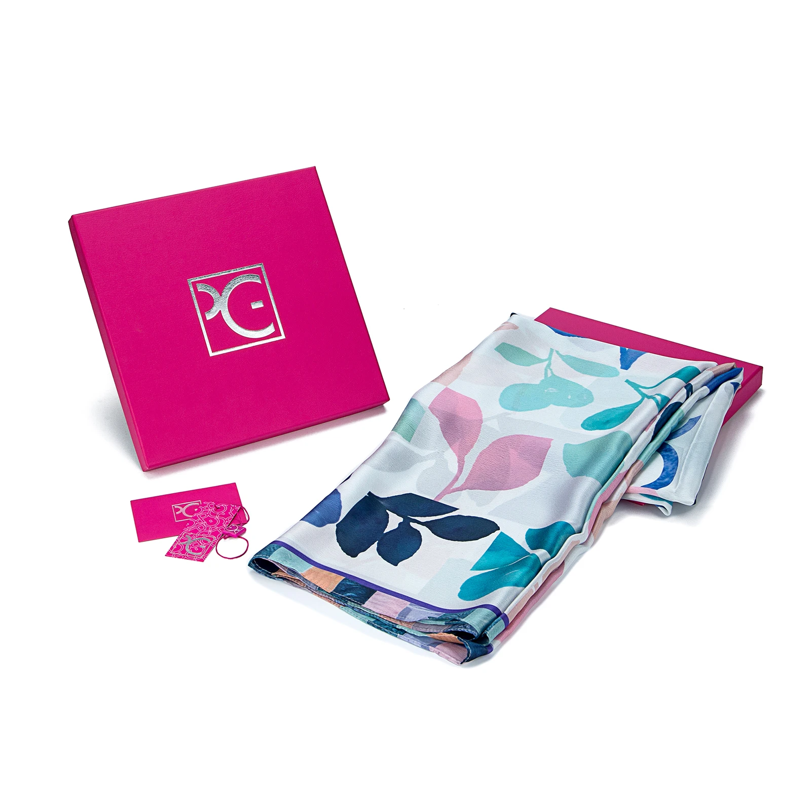 

PG 2025 Autumn and winter High Fashion Style Women's Silk Scarf Unique Pattern Designs Gift for Women Niche Style Silk Scarf