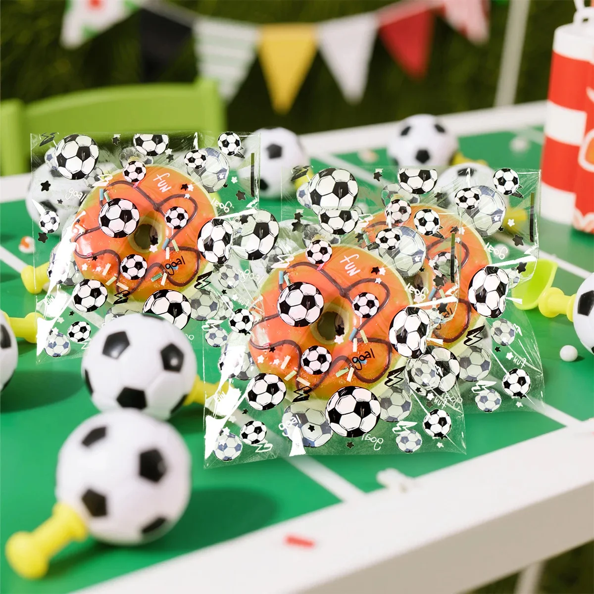 50/100 Stück Fußball-Geschenktüten, transparente Fußball-Süßigkeiten-Kekstüten, selbstklebend, für die Dekoration von Partys zum 1. Geburtstag – Detail 6