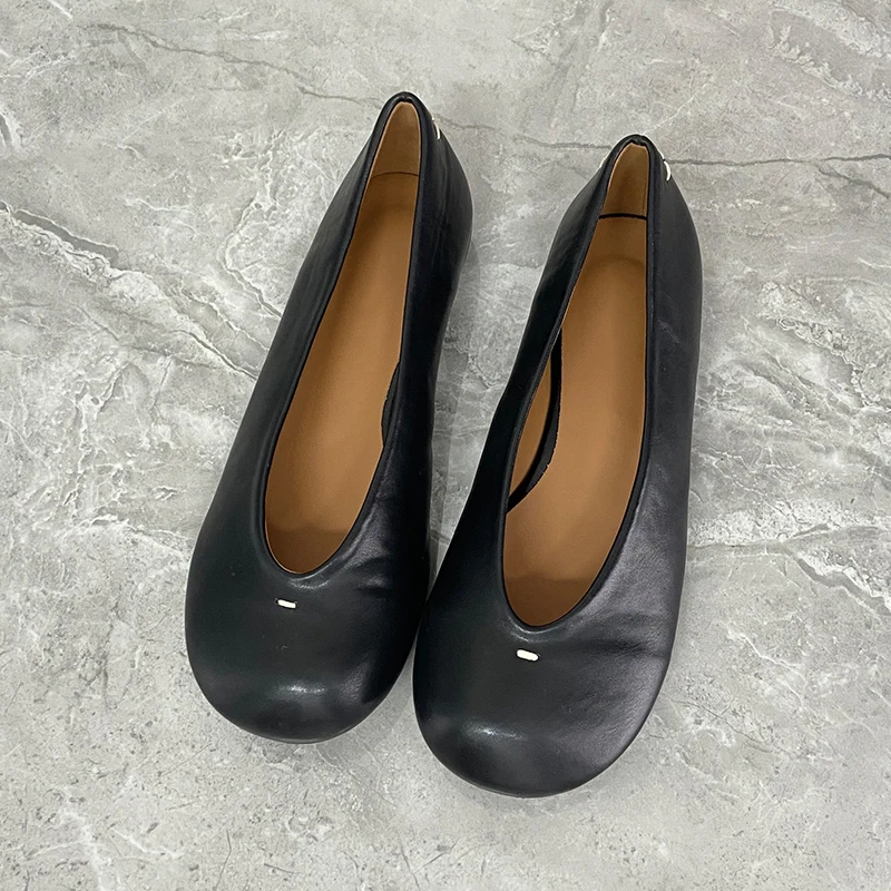 

Мягкие модные женские туфли-балетки для лета и улицы, новинка 2025 года, из натуральной кожи, универсальные черные слипоны