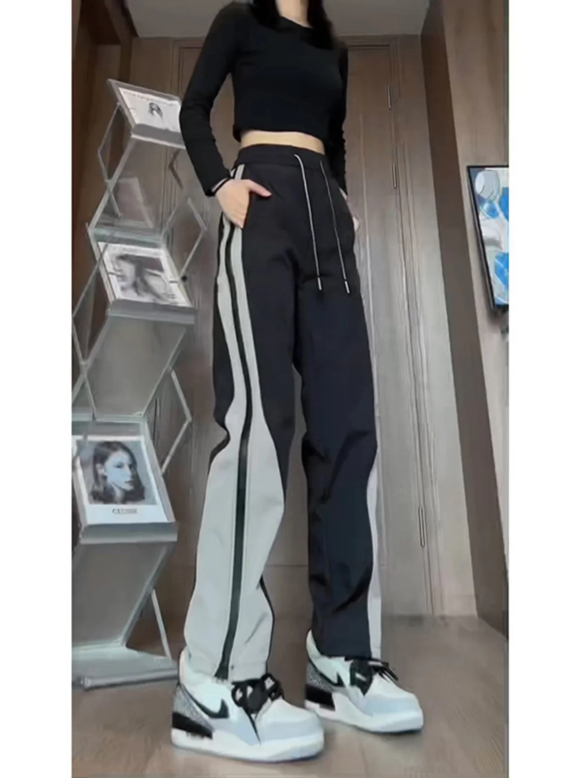 

Повседневные мужские брюки с боковой молнией, весна-осень, в американском уличном стиле, прямые, с дизайнерскими вставками и оригинальным дизайном.