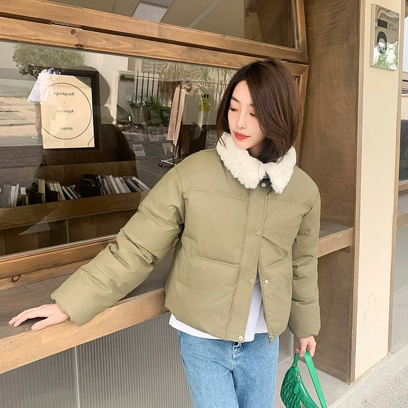 2025 Nuova giacca da donna imbottita in cotone senza lavaggio Autunno Inverno Moda Cappotto corto Colletto alla coreana Capispalla femminile in cotone allentato