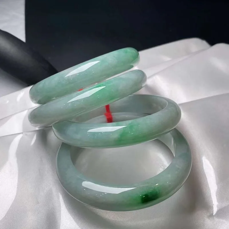 Myanmar Natural Emerald a Selective Rettroubled Exquisite Workmanship Color Jade Bracelet with Certificate