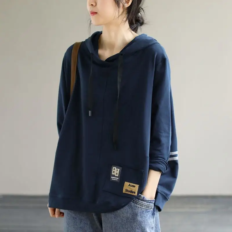 

Новый женский стиль толстовки с капюшоном и художественной свободной повседневной нашивкой, топ с длинными рукавами