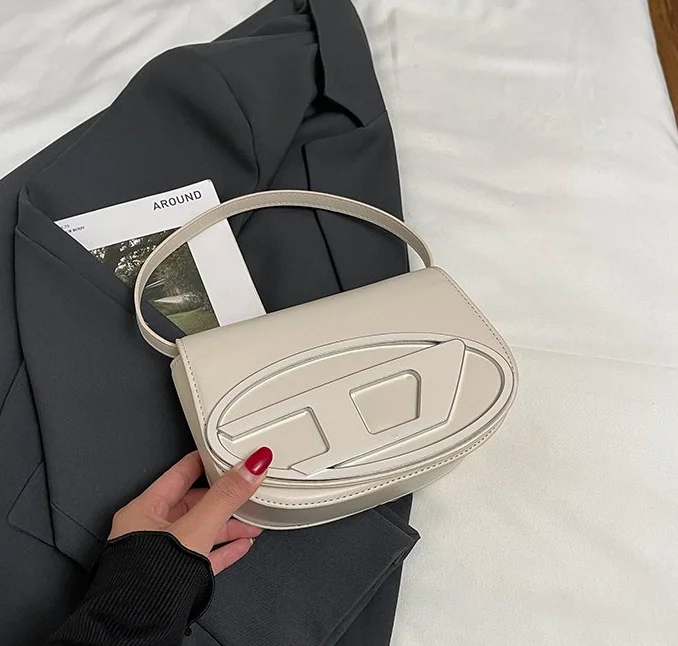 حقائب نسائية عصرية جديدة، حقائب يد فاخرة متعددة الاستخدامات بتصميم متخصص، حقائب نسائية مائلة للركاب