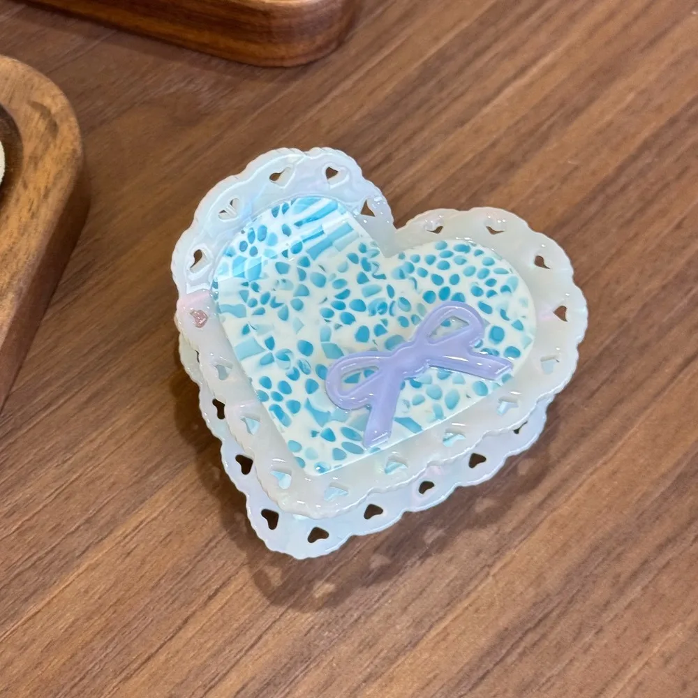 

Fashion Elegant Heart Shark Clip Stripe Korean Style Acetic Acid Hair Claw Solid Color Acrylic Bow Hair Claw Friends