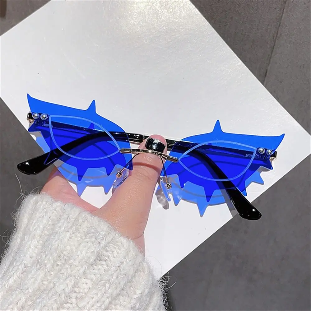 Funky Sea Cucumber Eyes Party Hip-Hop Sunglasses Rimless Frameless Y2k Sunglasses Tinted Lens 2000s Shades for Women