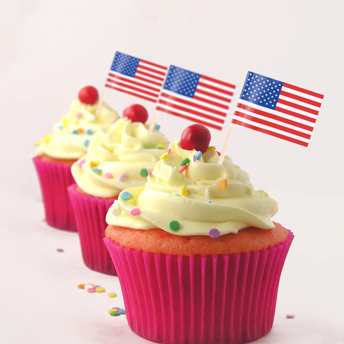 Small Mini US Flag American Flags Cake Picks Country Patriotic Theme Toothpick Wood Stick Paper