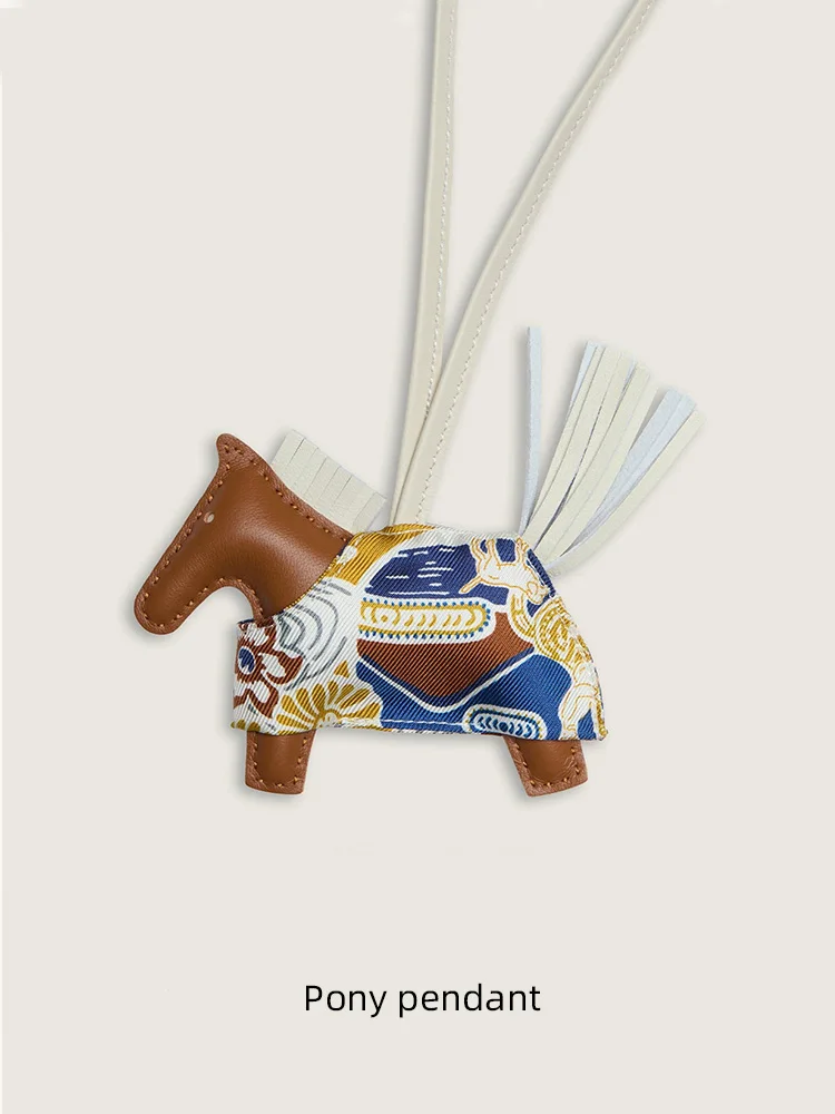 full-handmade-lambskin-horse-pendant-with-silk-coat-wax-thread-saddle-stitch-bag-charm，full-handmade-key-pendant，holiday-gift