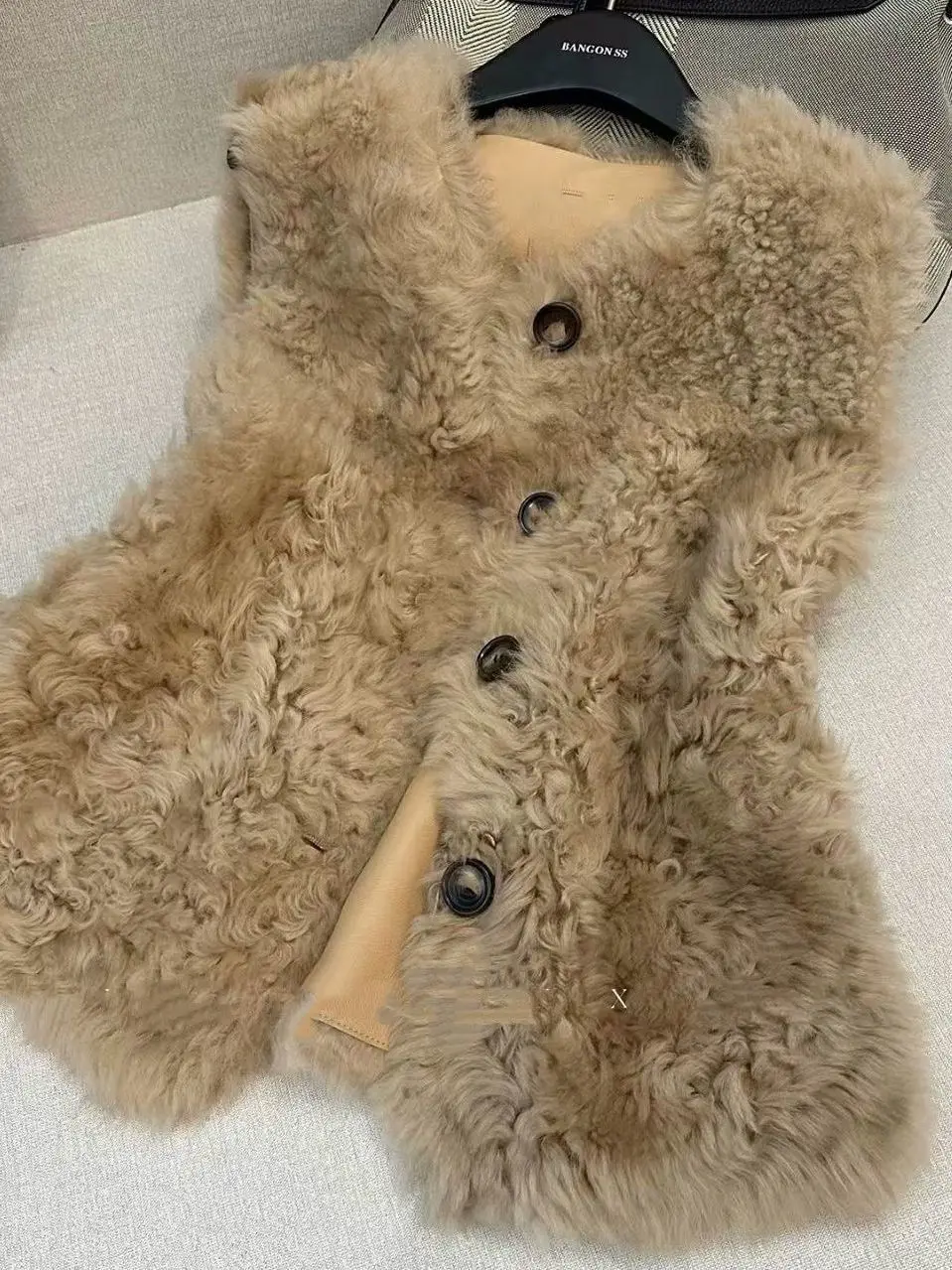 

Young Women's Faionable Fur Vest 2025 Autumn Winter Warm Loose Fit Korean Sle Outerwear Whole Skin Patchwork