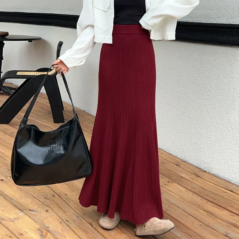 2024 New Autumn Winter Women High Waist Slim Long Skirt High Quality Fashion Pit Strip Jacquard Knitted Mermaid Skirt