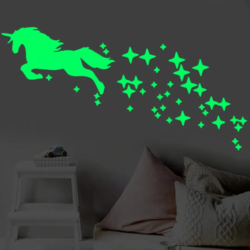 ملصقات حائط على شكل نجوم وحيد القرن مضيئة تتوهج في الظلام لتزيين غرفة الأطفال الصغار صديقة للبيئة يمكنك صنعها بنفسك #1