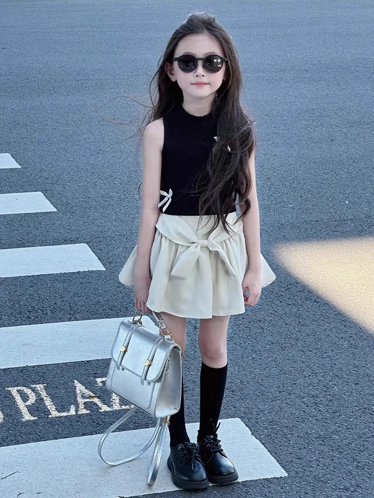 

Летний комплект для девочек 2026: топ-кроп с бантом, майка без рукавов + плиссированная мини-юбка, для подростков 4-12 лет, спортивный костюм