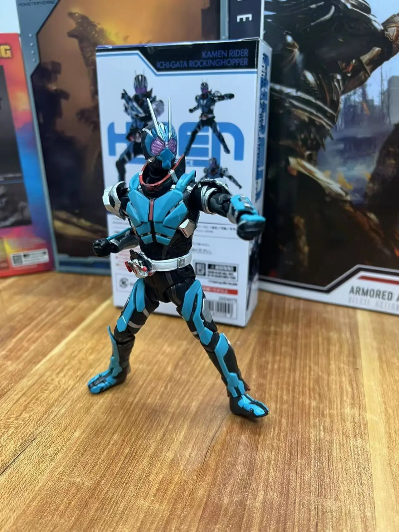 SHF Kamen Rider Ichi Gata Falling Rock Locust Zero One Аниме Фигурка ПВХ Детские игрушки Коллекция кукол Фигурки Подарочный орнамент