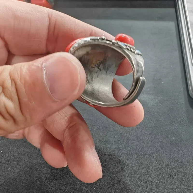 Retro-Orientalischer Cloisonné-Emaille-Ring Unisex mit mehrfarbiger roter Steinintarsie, antikes Tribal-Dekor, Fingerschmuck für Männer und Frauen – Detail 6