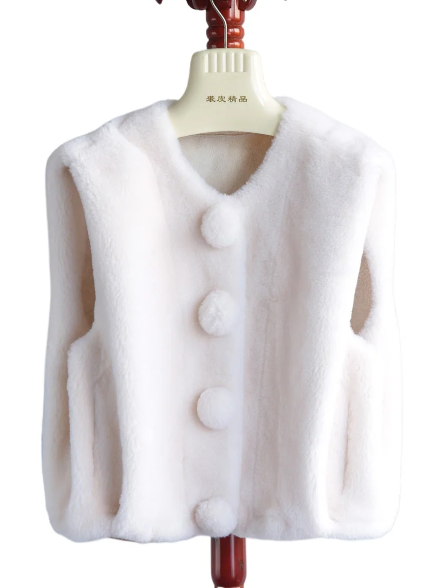 2025 Korean version of age reduction and thin Australia imported all-wool vest fashion ball wool vest autumn and winter women