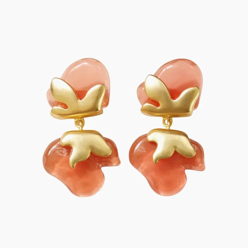

Retro Vintage Palace Style Red Floral Earrings Simple Atmospheric Gold-plated Stud Earrings for Women Gifts Jewelry