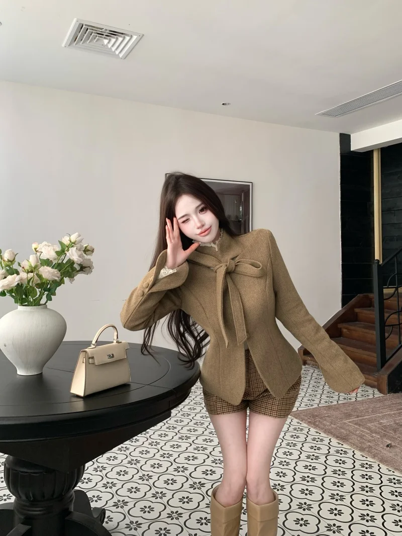 

Elegant Casual Women's Windbreaker Jacket Long Sleeve Inner T-Shirt Slimming Spring Leisure Pants Three-Piece Set Polyester F...