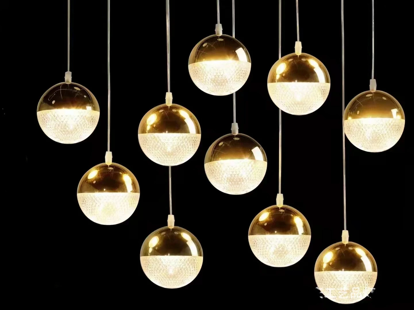 

Nordic LED Dining Chandelier Creative Simple Acrylic Half Ball Indoor Pendant Lamp for Restaurant Aisle Corridor Pendant Lamp