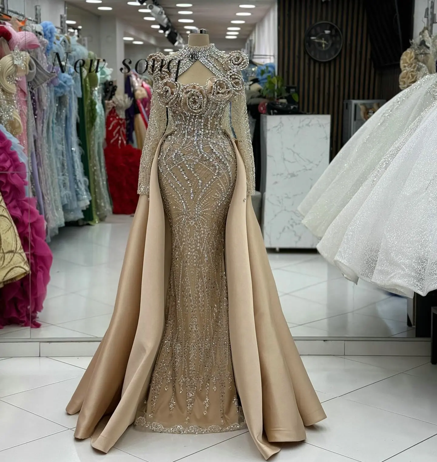 Champagne Lange Mouwen Kristallen Parels Kralen Hoge Hals Zeemeermin Avondjurken Elegante Huwelijksceremonie Feestjurken Op maat