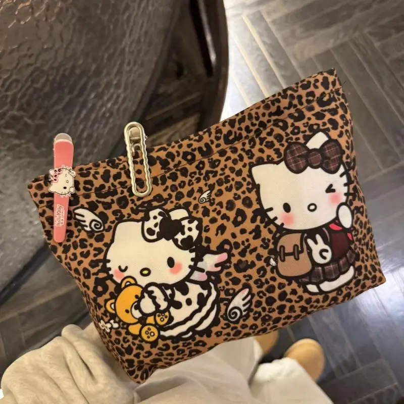 Kawaii Sanrio Hello Kitty Large Capacity Women's Cosmetic Bags Cases Storage Bag with Zipper Female Travel Clutch Bag Handbags