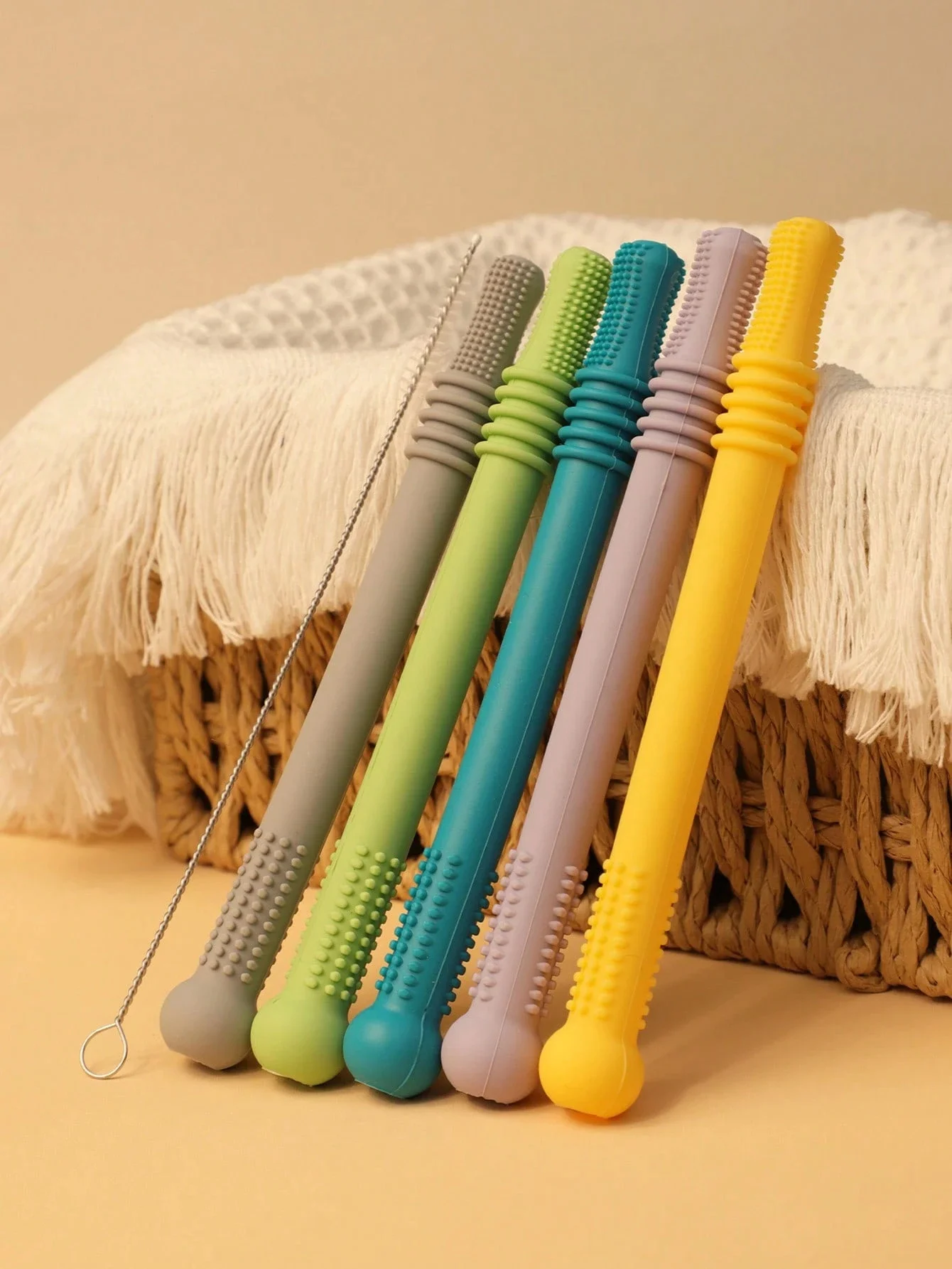 

4 шт./компл. детские прорезывающие зубы, включая 3 трубки и 1 чистящую щетку, силиконовые игрушки для прорезывания зубов для детей 3-12 месяцев