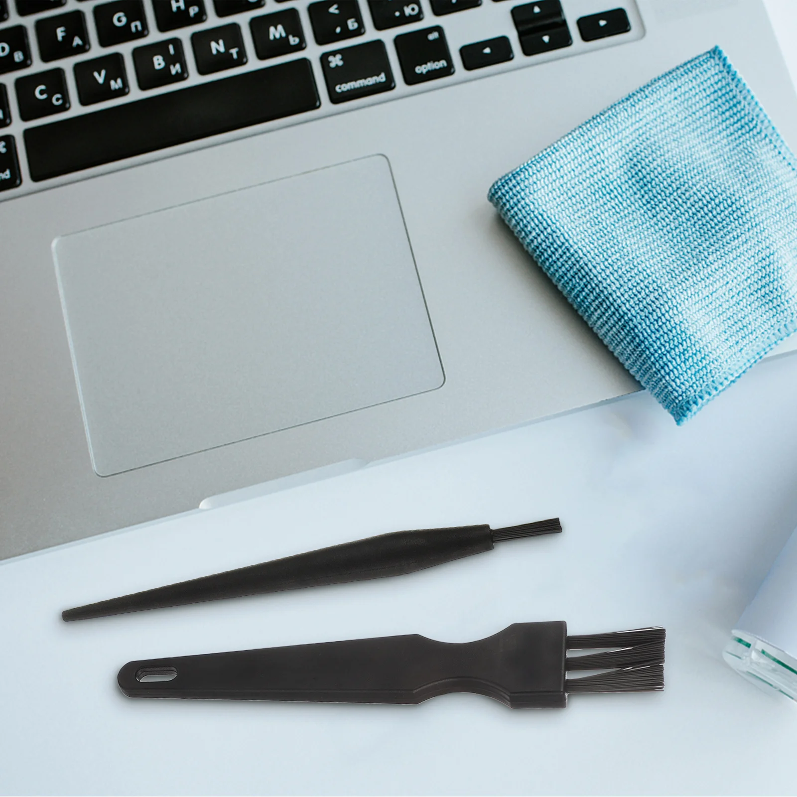 

4pcs Keyboard Cleaning Brush Set Portable Mini Computer Dust Cleaning Equipment For Laptop Pc Fan Car Dashboard