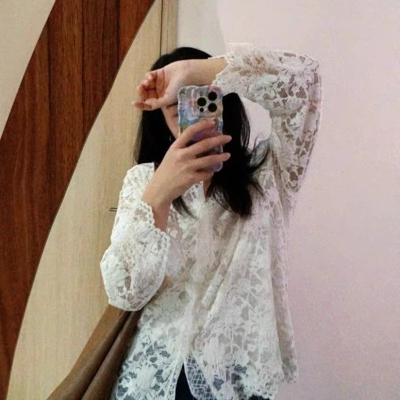 Renda guarnição com decote em v camisa de manga longa feminina primavera temporada midi comprimento interior usar camiseta camadas topo oco para fora lindo gancho d