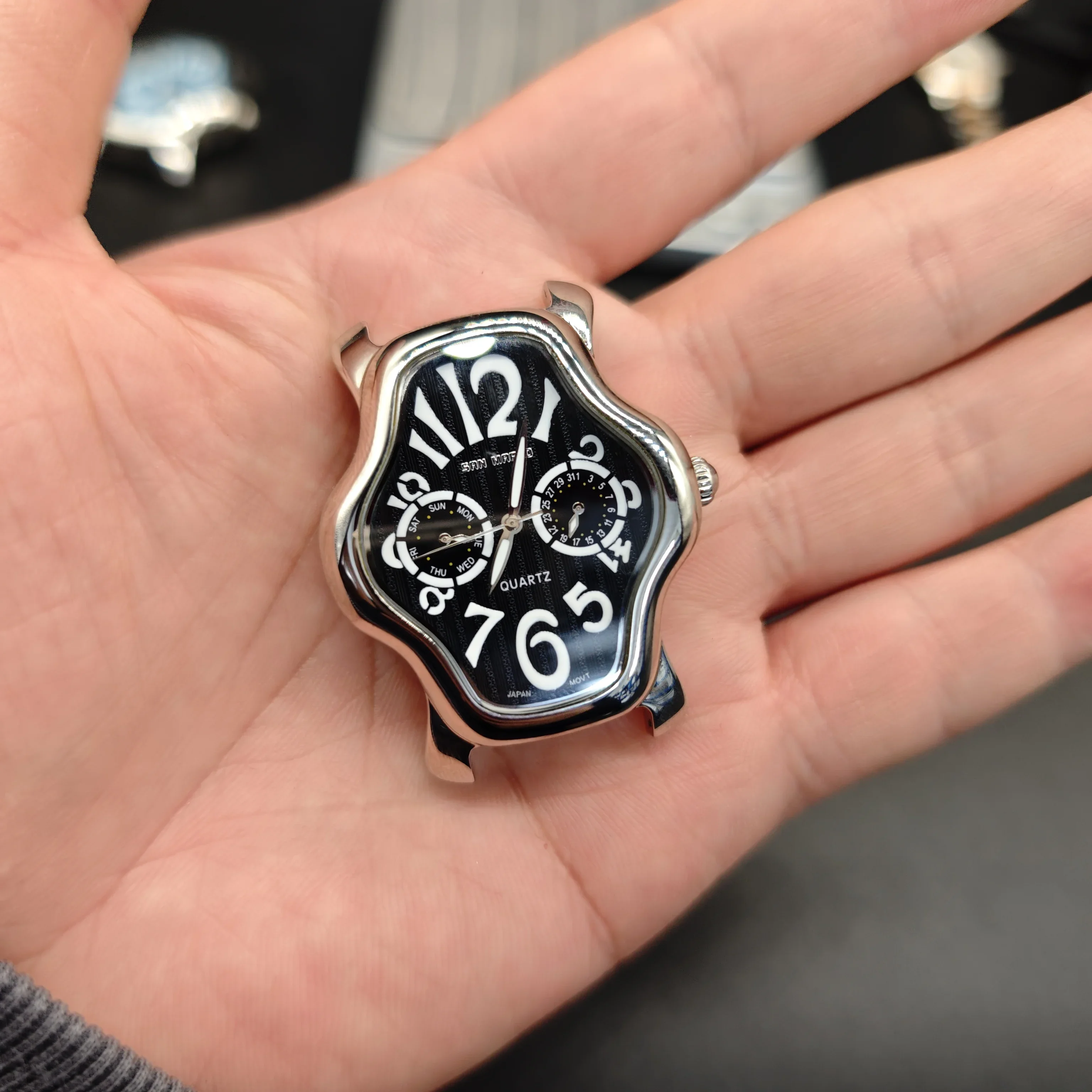 2026---Special-shaped dial men's and women's universal personalized watch two-eye multi-function niche watch head