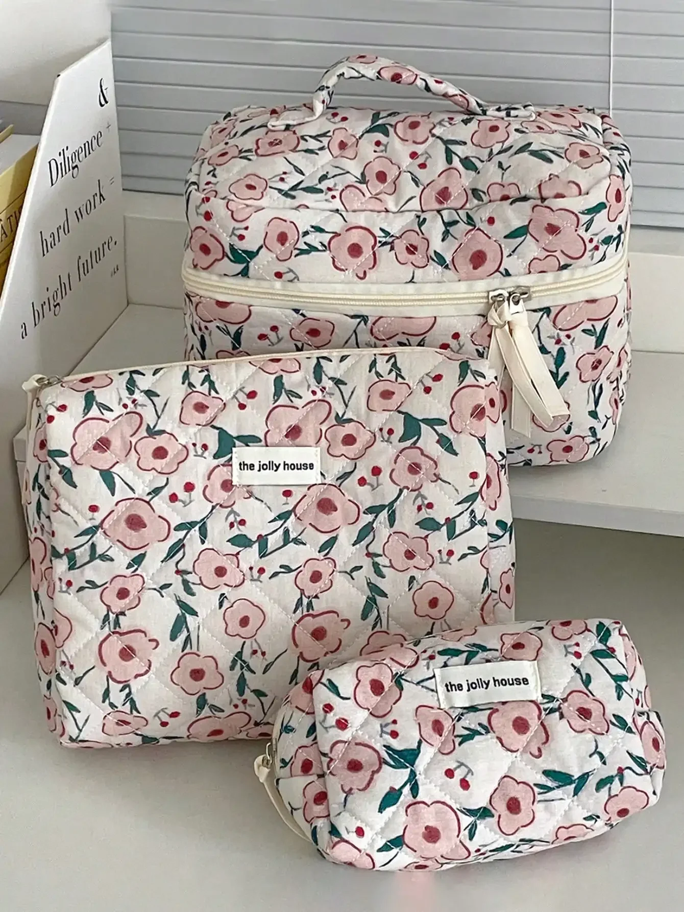 

1pc/set Tanchunhua quilted makeup bag, travel makeup bag, large capacity makeup bag, zipper makeup bag Makeup brushes Mirror