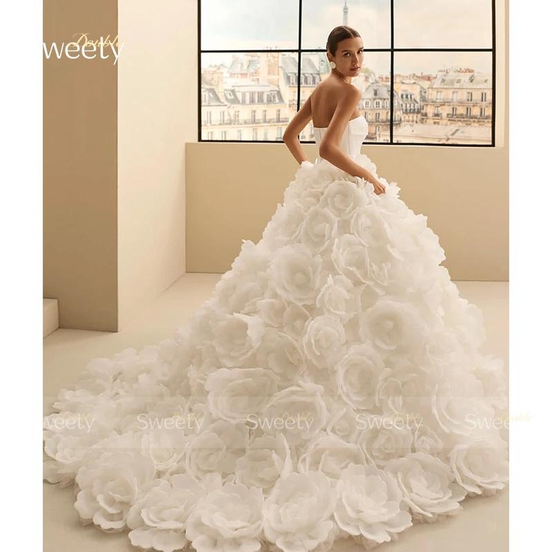 Romantic Wedding Dresses Satin With Voluminous Flowers Ball Gown Strapless Sleeveless Customized Garden Wedding Robe De Mariee