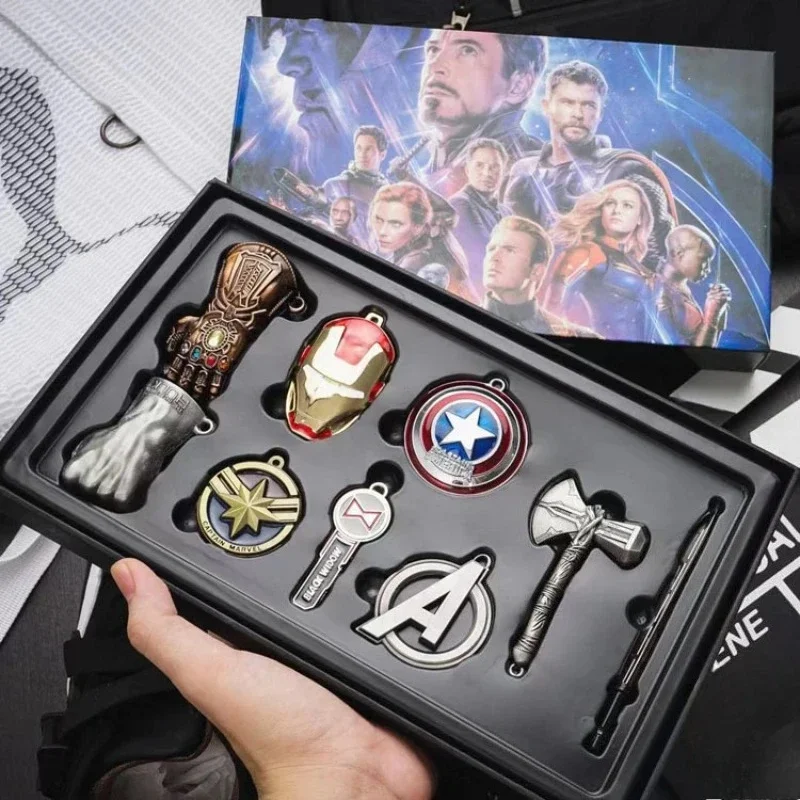 Periferal Film Superhero Avengers 4 Iron Man Thanos Set Aksesori Gantungan Kunci Logam Hadiah Alat Peraga Aksesori Bermain Peran