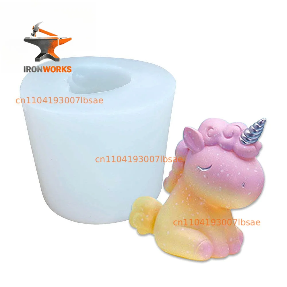 Internet celebrity 3D three-dimensional cute, plaster silicone mold creative, baking car jewelry ornament