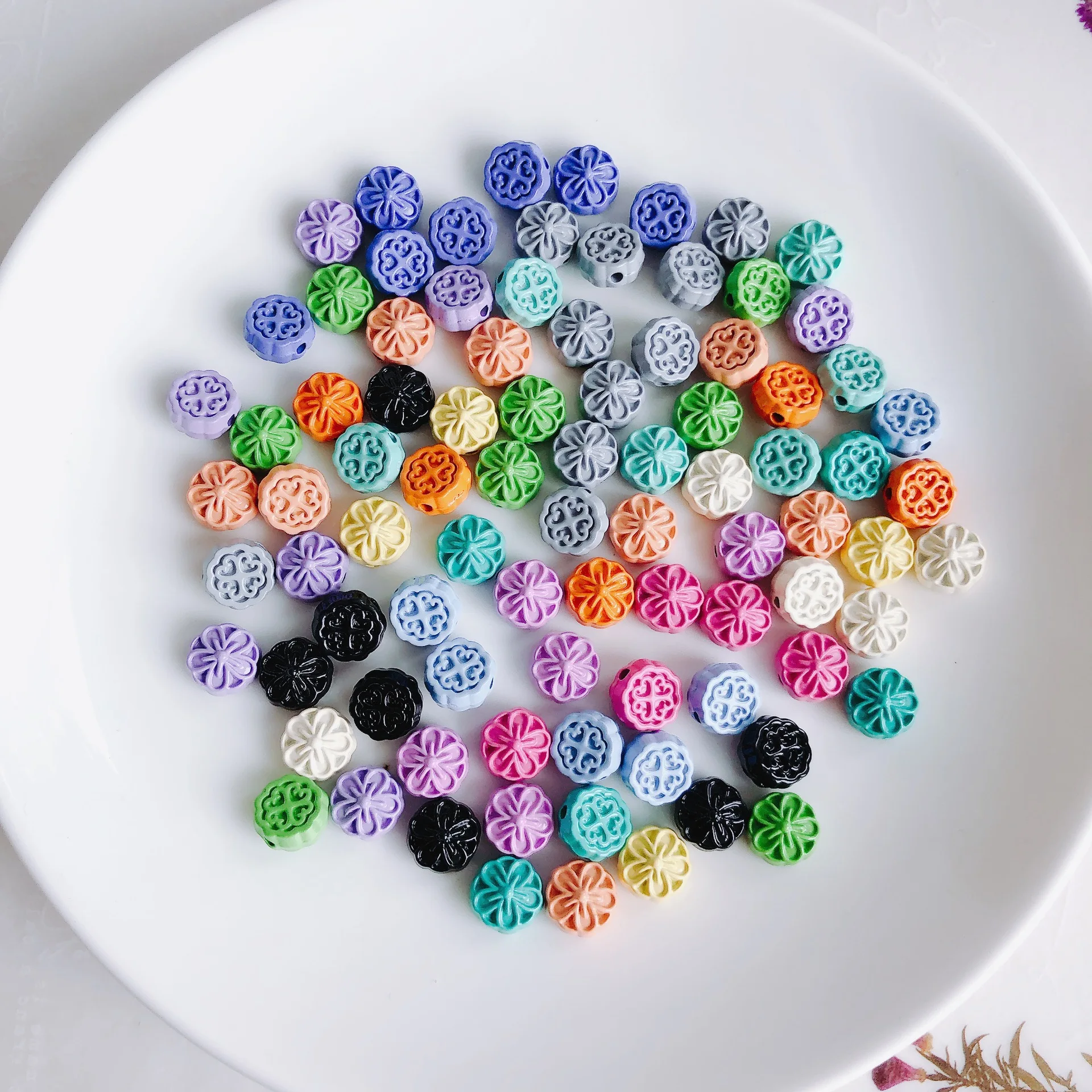 

50pcs/lot 10*6mm color spray-paint cartoon flowers pattern rounds moon cake shape alloy beads diy jewelry earring acessory