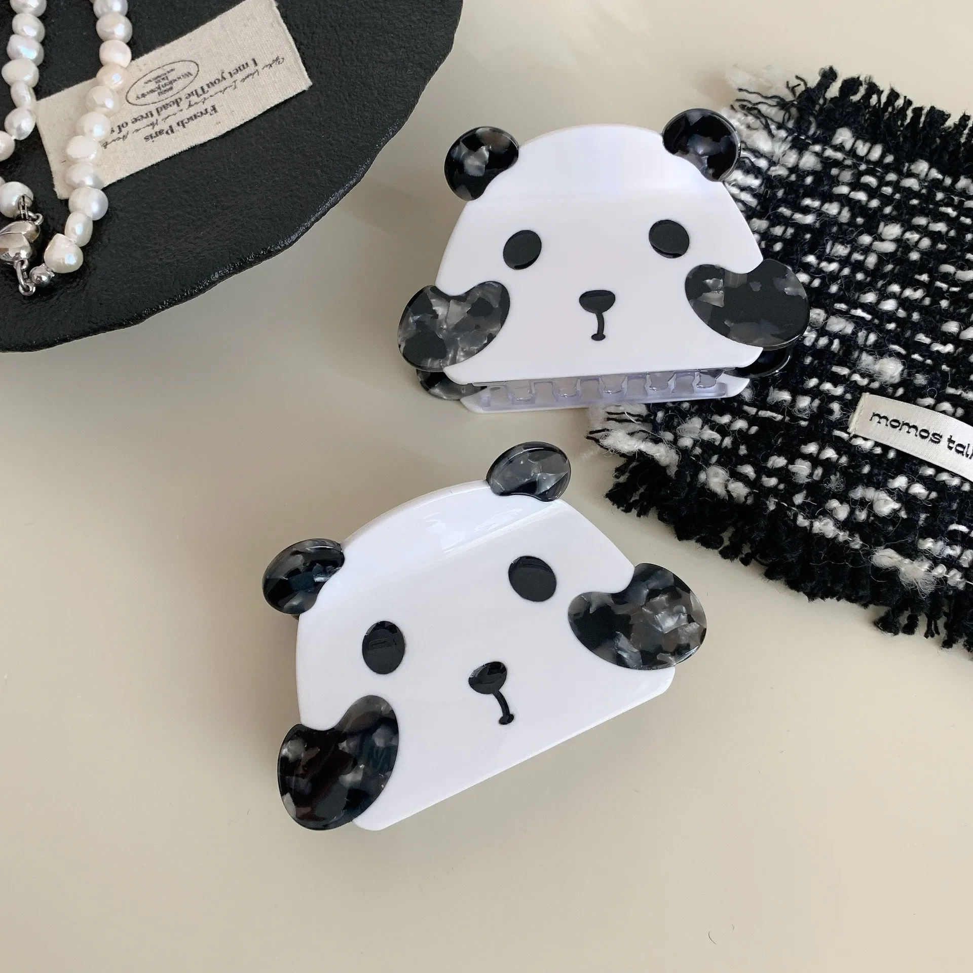 

BYL New Cute Panda Hair Clips Acetate Hair Claw Fashionable New Design High Grade Pan Crab Clip Women's Hair Accessories