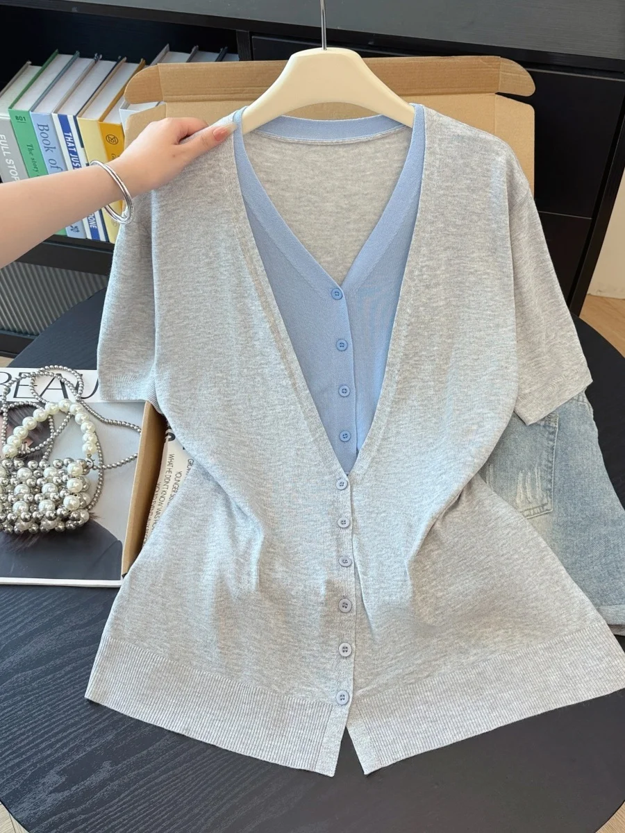 

Loose Women's Korean Style V-Neck Short Sleeve T-Shirt Knitted Color Block Top Polyester Cotton Blend Summer Fashion