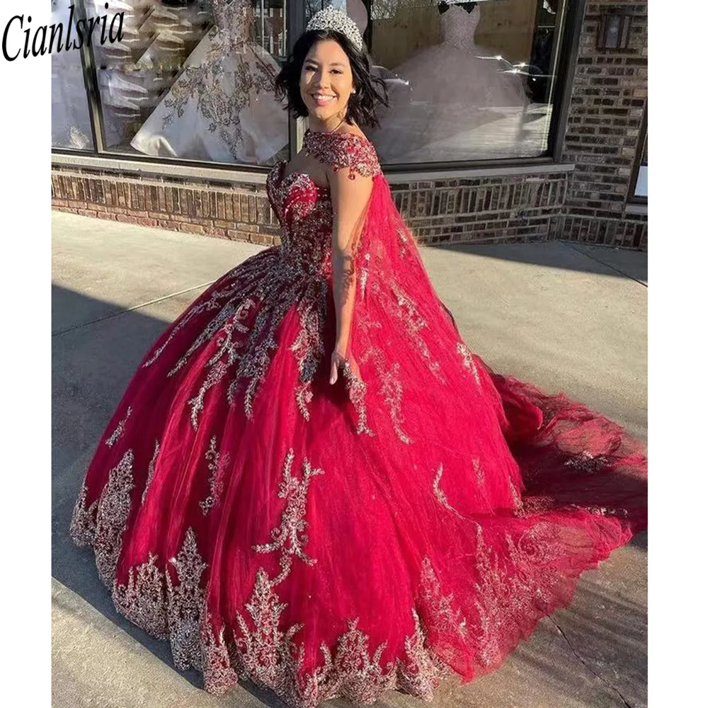 Fushsia Gold Lace Applique Quinceanera Jurken Met Cape Sweetheart Crystal Sequin Sweet 16 Jurken Vestidos 15 Anos