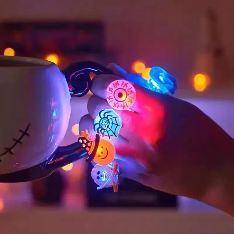 10-50 Stück LED-Ringe, Halloween-Leuchtringe in Form von Geistern und Fledermäusen, leuchtende Finger-Ringe, Halloween-Party, Geburtstagsgeschenke, Dekorationen und Zubehör. – Detail 16