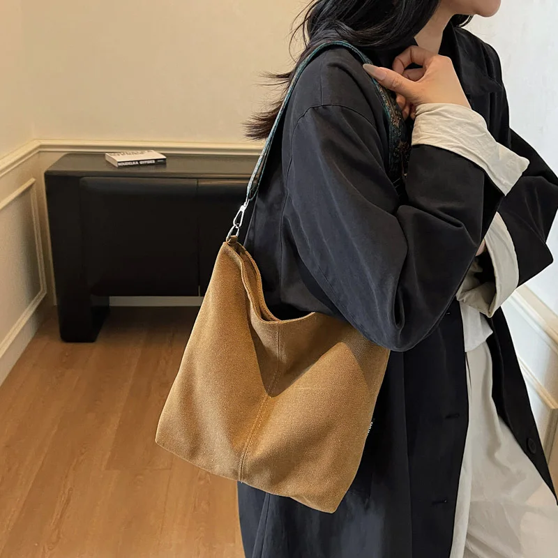 Women's Backpack Large Capacity Shoulder Bag Women's Bag Retro Autumn and Winter New Tote Bag Fashionable Casual Commuting Cross
