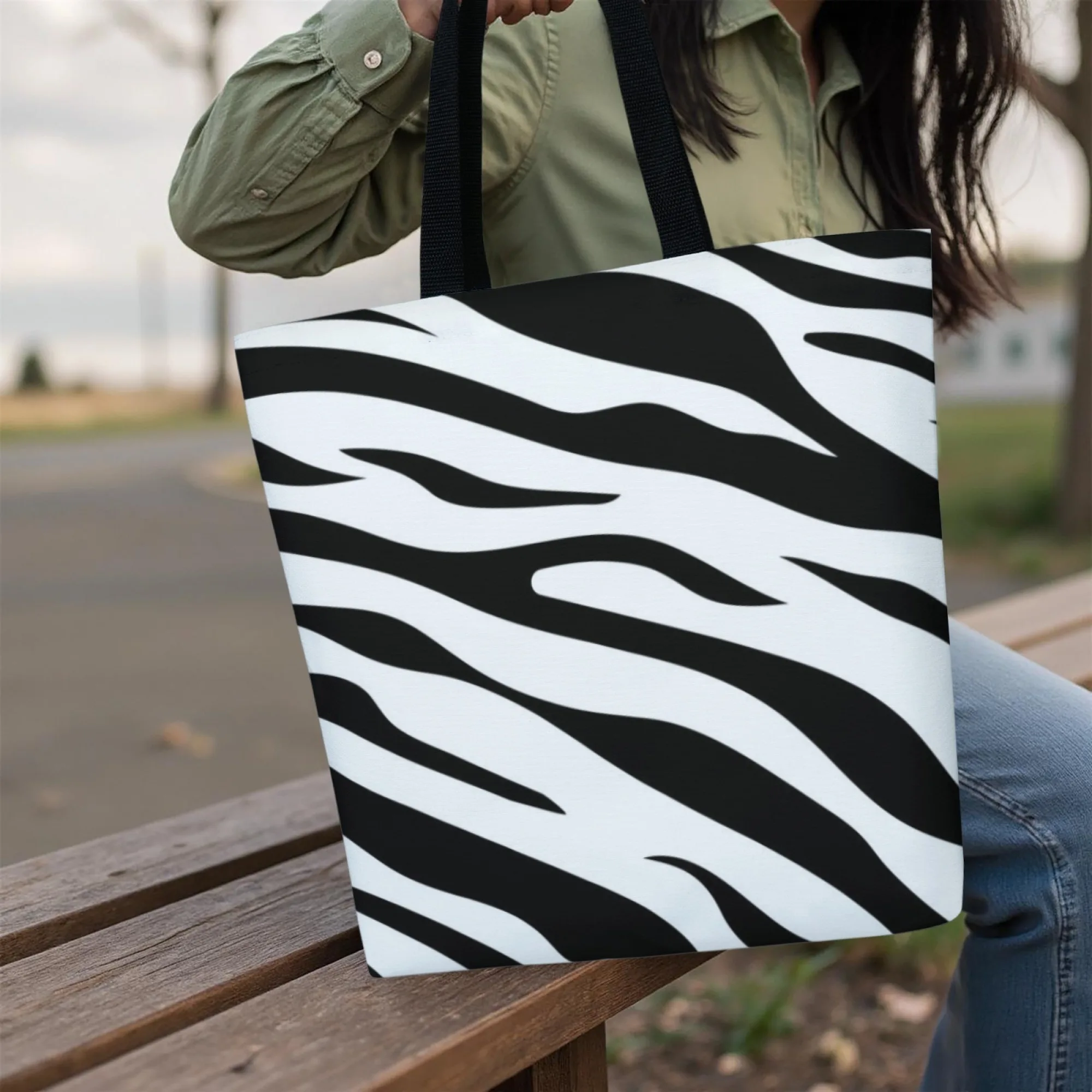 حقيبة يد قماشية مطبوعة من Travel & Edgy Zebra ذات سعة كبيرة حقيبة يد كاجوال للنساء قابلة لإعادة الاستخدام صديقة للبيئة للتسوق اليومي والتنقل #3