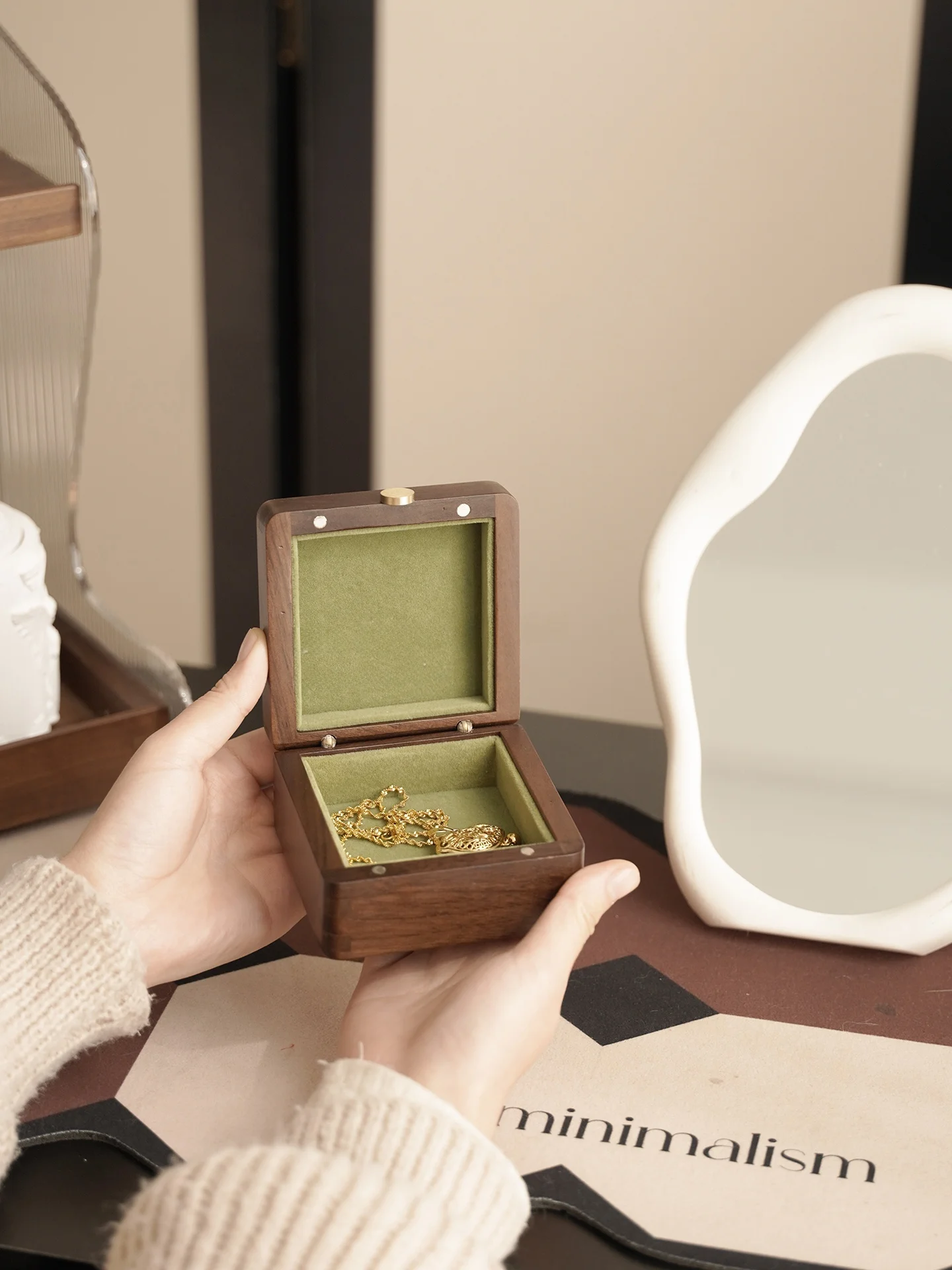 

Antioxidant High End Gold Jewelry Storage Box ature Bla Walnut Wood Box for Precious Stones And Faion Jewelry