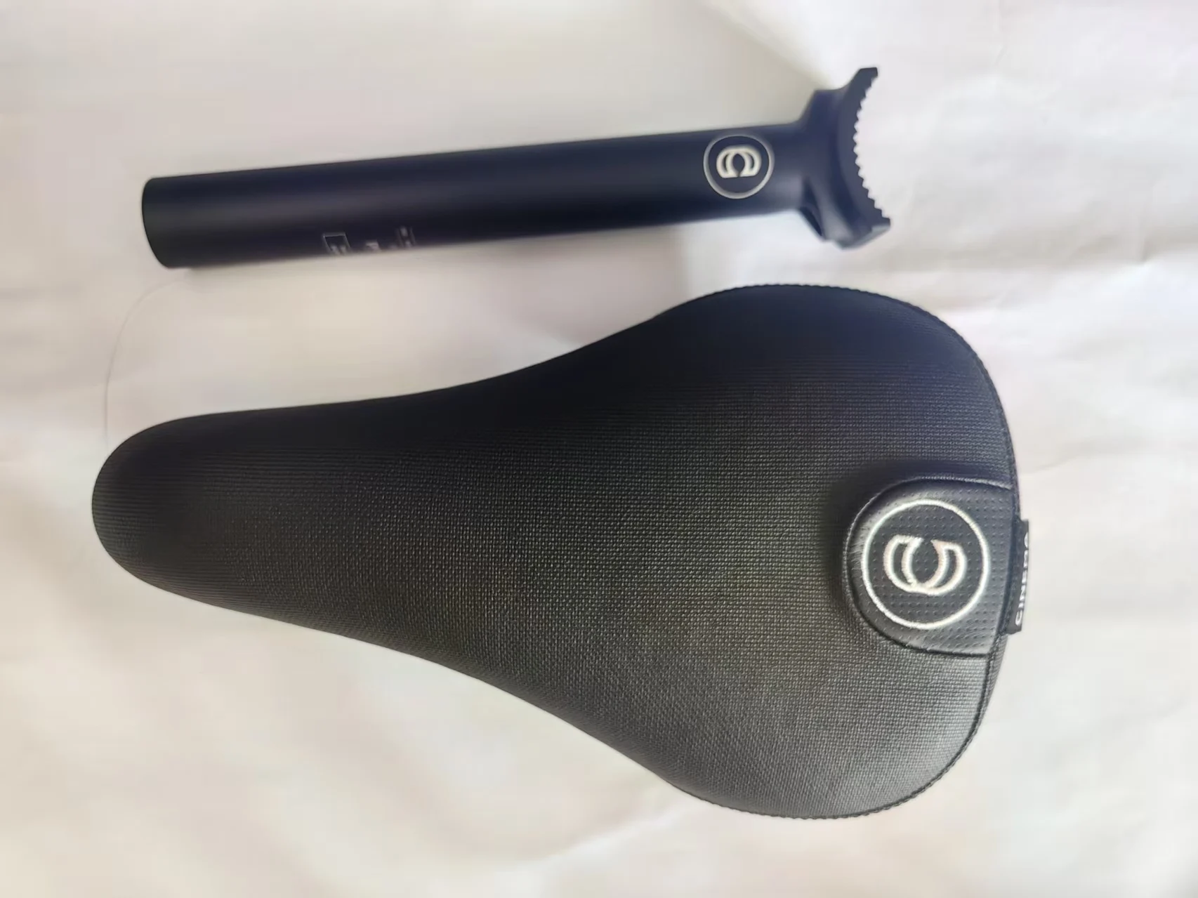 

Mission Pivotal BMX Seat 25.4mm Seat Post Kit bmx 25.4x 200mm Seatpost length