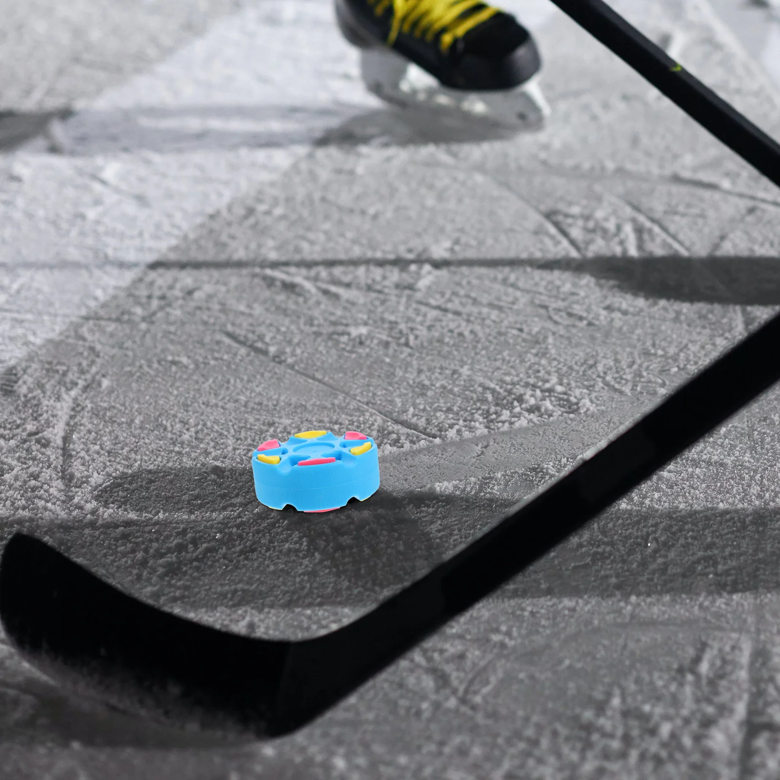 

Multi-Functional Hockey Puck for Sports Training Roller Hockey Puck with Smooth Flat Design Ideal for Balance Flexibility