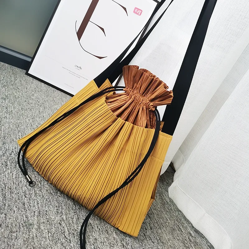 حقيبة يد متعددة الوظائف برباط مطوي مياكي بسيطة ذات سعة كبيرة للتخزين حقائب ظهر نسائية للسفر على الكتف عبر الجسم