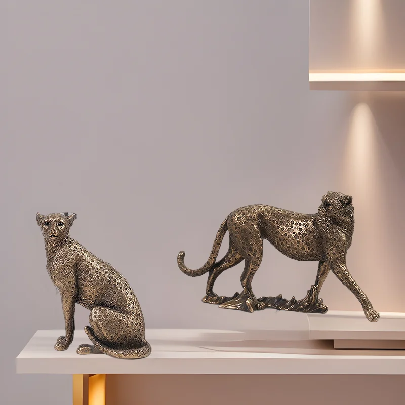 

‌Modern Leopard Resin Statue‌ - Elegant Home & Office Decor for Desk & Shelf